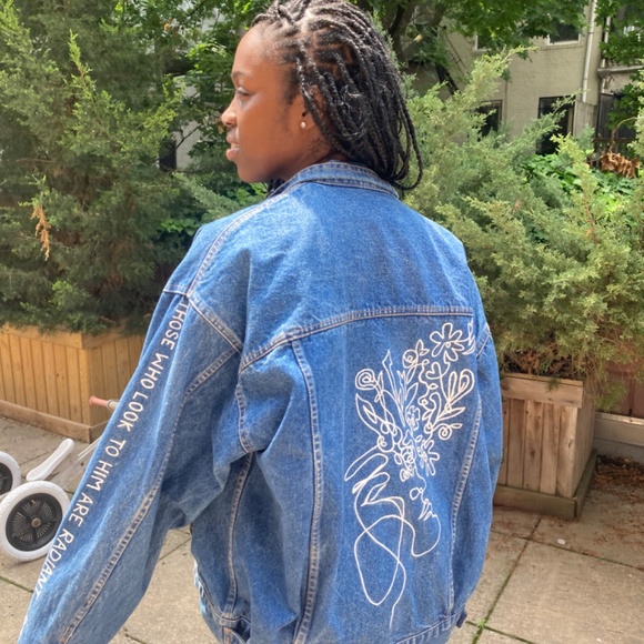 Custom painted oversized denim jacket - Picture 5 of 6